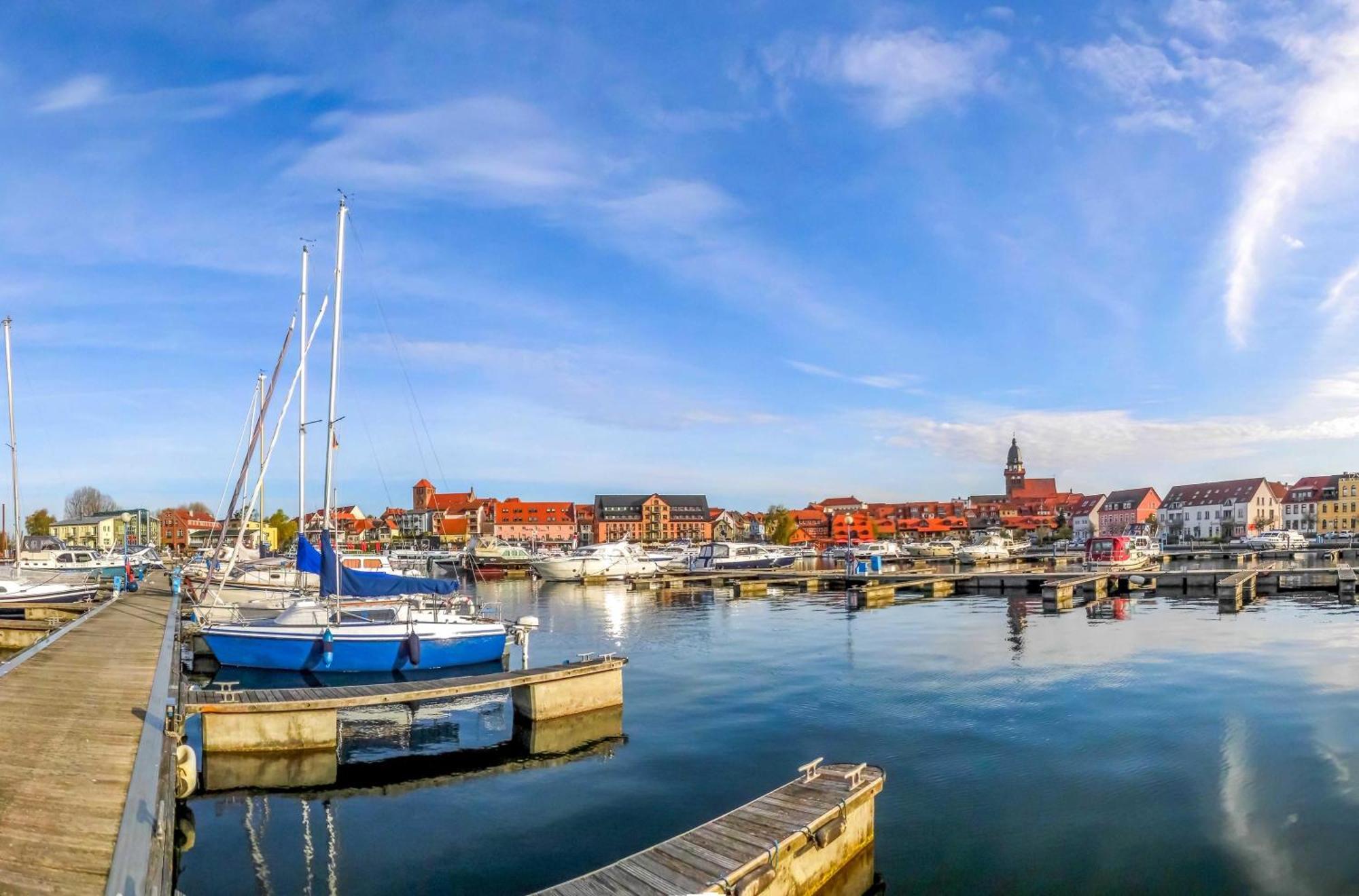 Ferienhaus Charlotta Mit Terrasse Waren  Kültér fotó